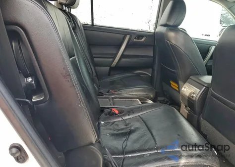 2011 Toyota Highlander Base z USA, uszkodzony, nr VIN 5TDBK3EH8BS061356